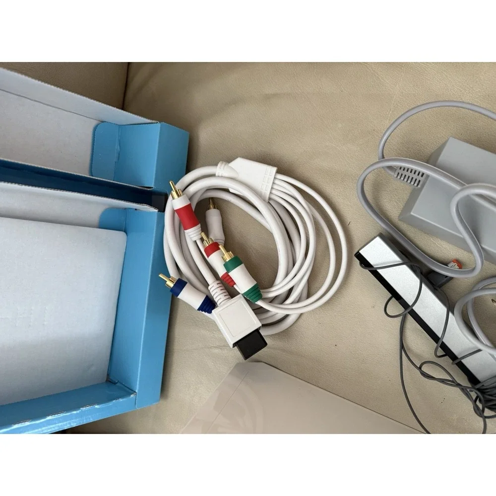 Wii With Box , No Controller , No Game , Not Original Video Cable , Works Good